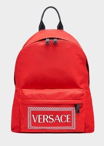 Versace Vintage Logo紅底白字後背包，30,500元。圖／Versace提供