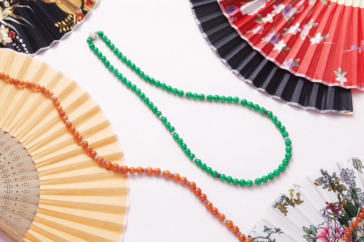 JADEGIA玉世家2019新年推薦珠圓玉潤系列翡翠珠鍊與珠串。圖／玉世家提供