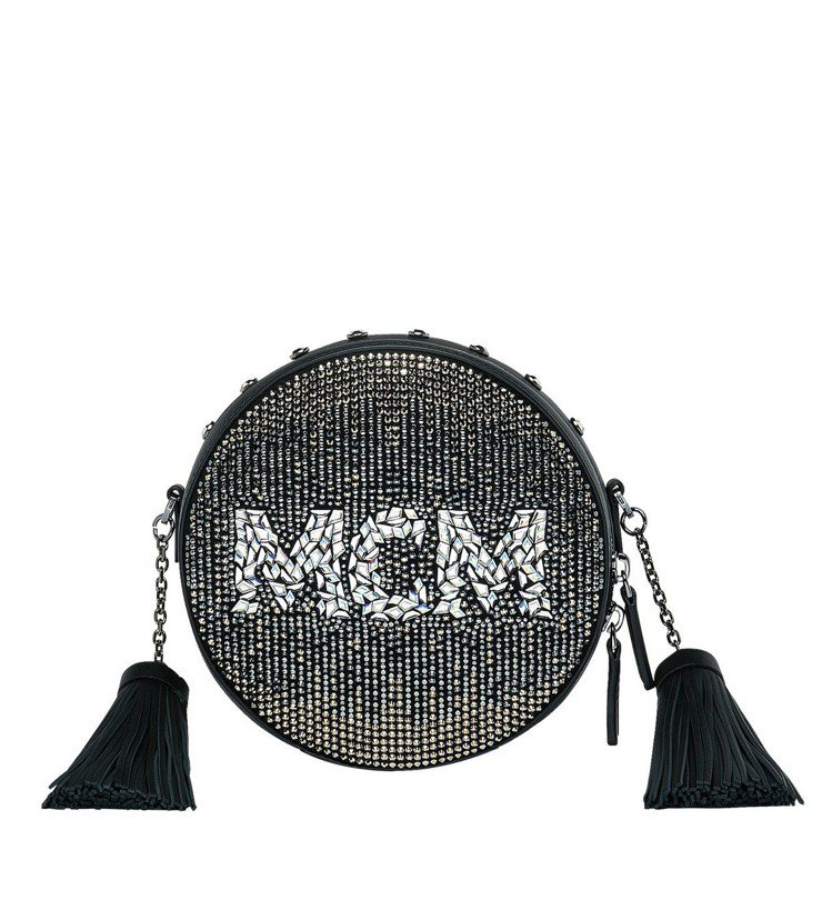 Berlin黑色水晶圓形斜背包，售價96,500元。圖／MCM提供