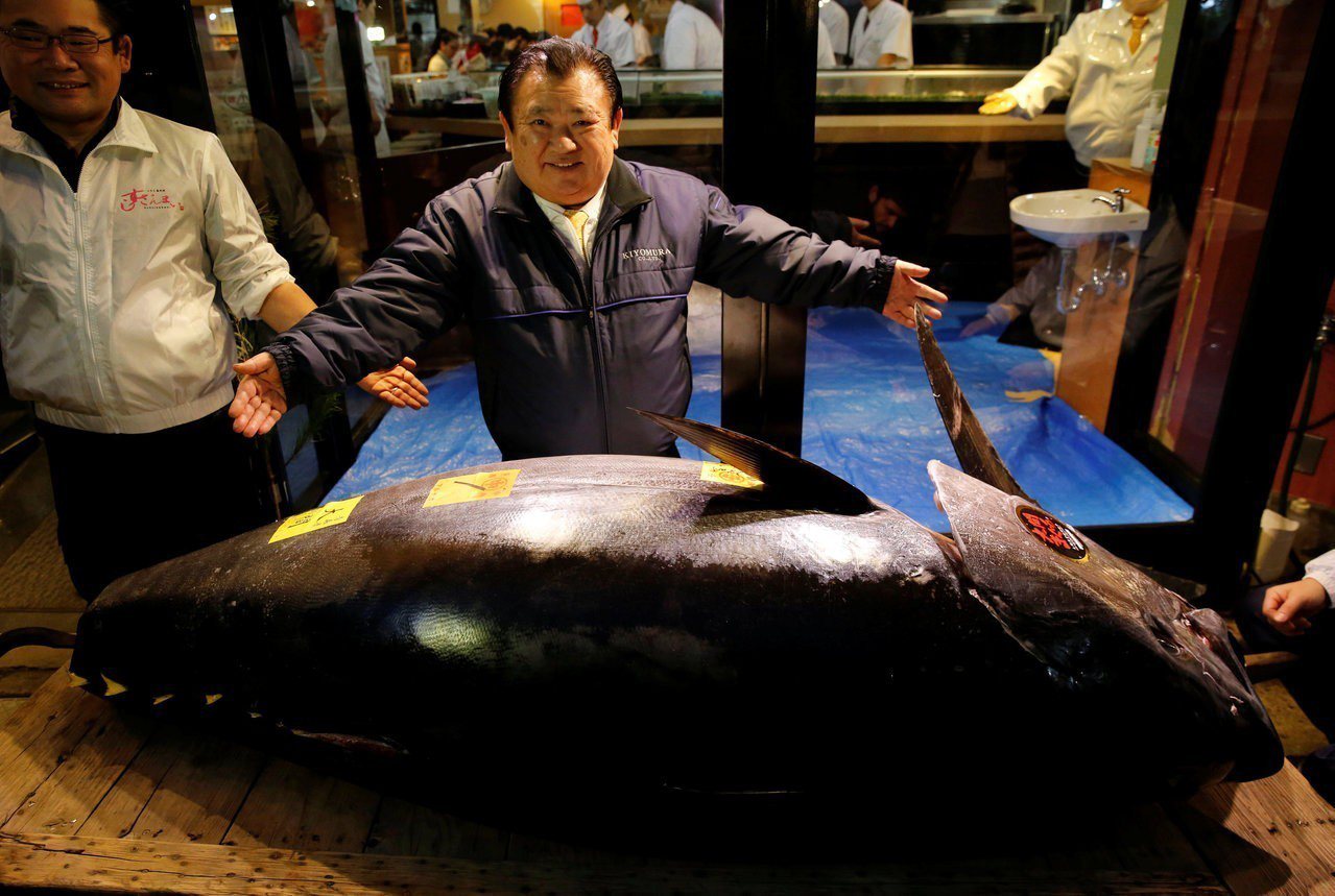 全球最貴的黑鮪魚拍賣價逼近1億台幣。 歐新社
