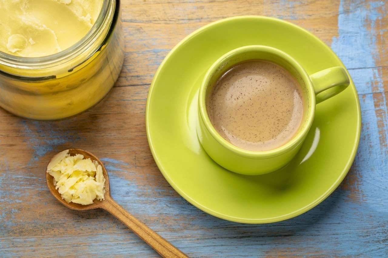 「防彈咖啡」是將椰子油、無鹽奶油和黑咖啡等比混勻調製而成。圖／ingimage