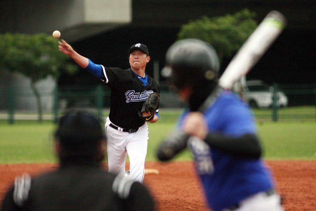王建民在新聞盃上場登板投球。 圖／台灣棒球記者作家協會提供
