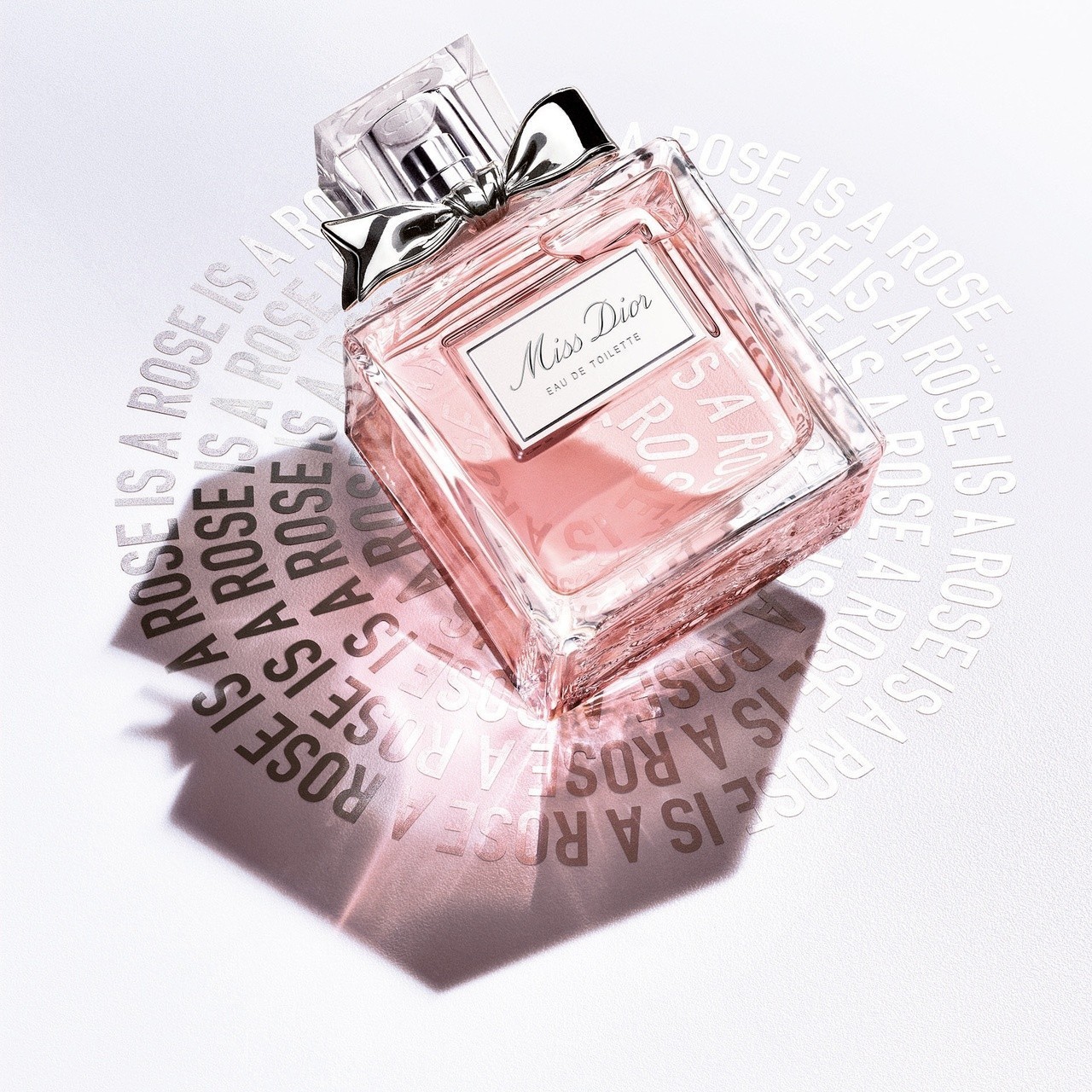全新<u>Miss Dior</u>淡香水 玫瑰＋鈴蘭清新花香讓人愛暈了