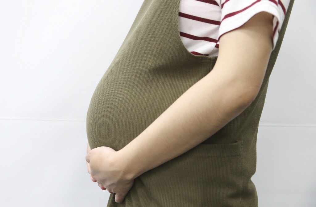 醫師表示，高齡孕婦生產時更易面臨高危險併發症。