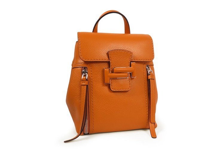 Double T磚橘色牛皮後背包，售價52,500元。圖／TODS提供