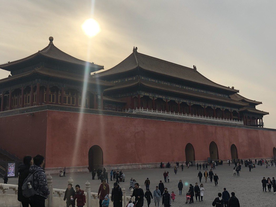 因應冬天傳統旅遊淡季，北京故宮盛大舉辦「紫禁城裡過大年」展覽。 記者許依晨／攝影
