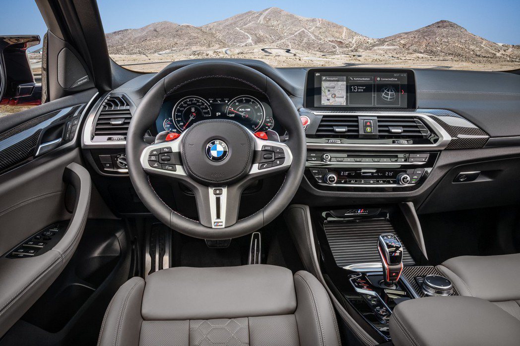 全新BMW X4 M Competition內裝。