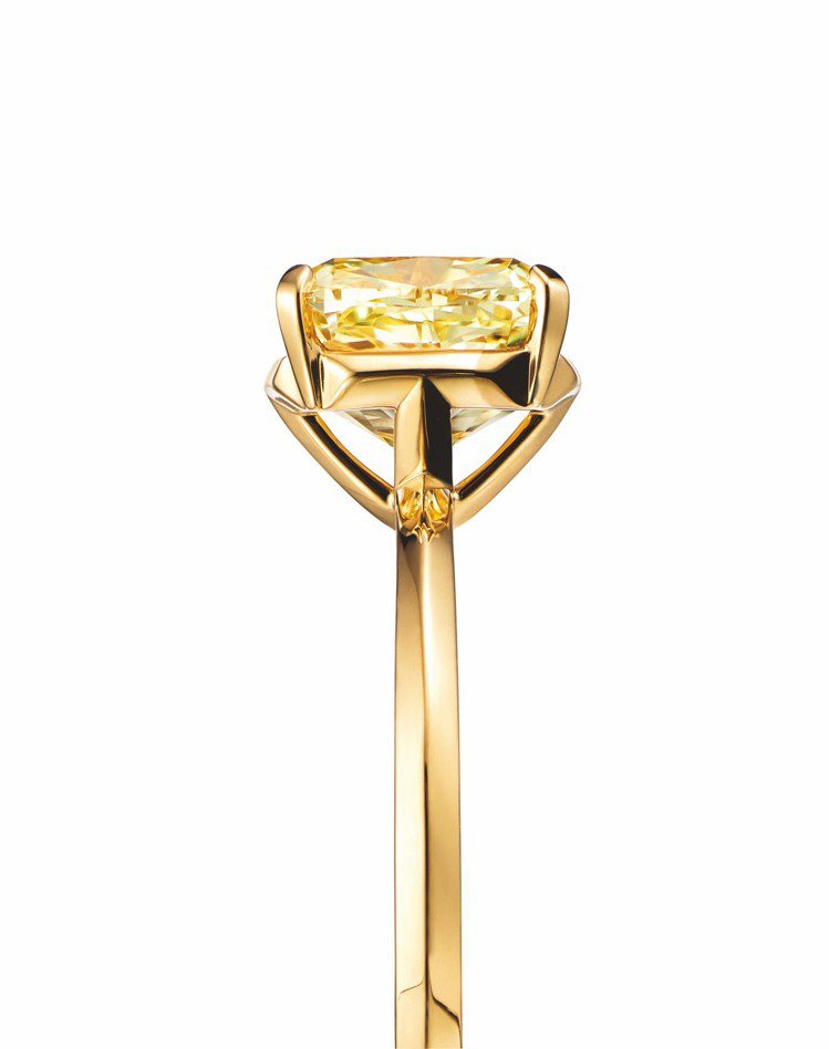 Tiffany True 18K金鑲嵌黃鑽戒指，圖／TIFFANY & Co.提供