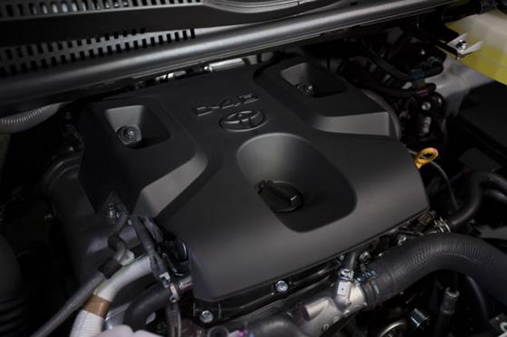 代號1GD-FTV新型2.8L柴油引擎，除有176hp最大馬力輸出外，透過EGR...