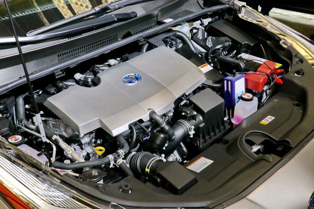 Toyota Prius配備直列4缸1.8升dual VVT-i Atkinso...