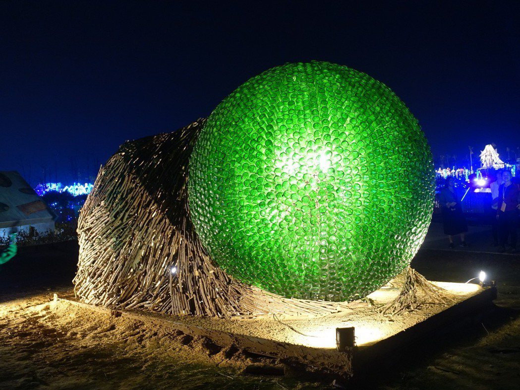這座藝術燈「恆春風巢」受邀到丹麥展覽。 記者翁禎霞／攝影