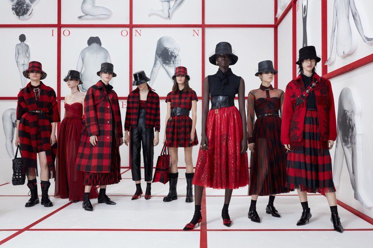 Dior秋冬時裝系列，以戰後50年代的英國泰迪女孩次文化現象為靈感。圖／Dior提供