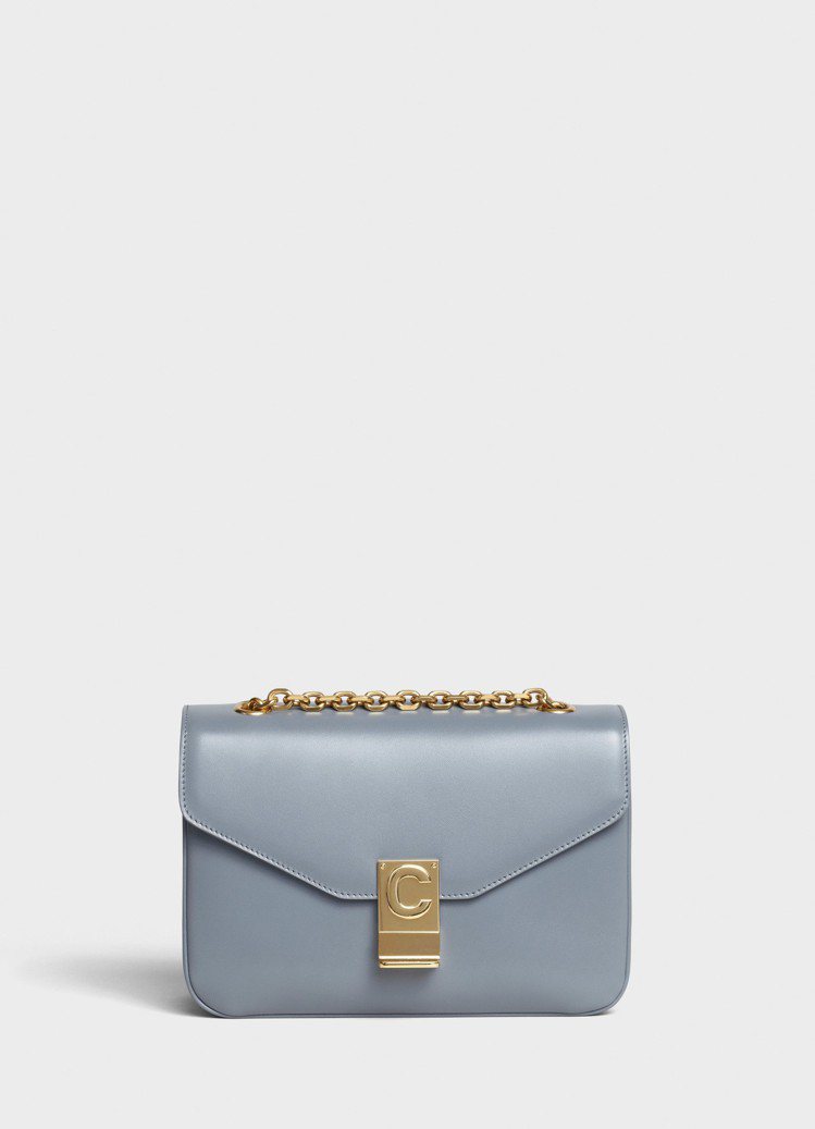 C Bag深灰色光滑小牛皮中型鍊帶包，售價99,000元。圖／CELINE BY HEDI SLIMANE
