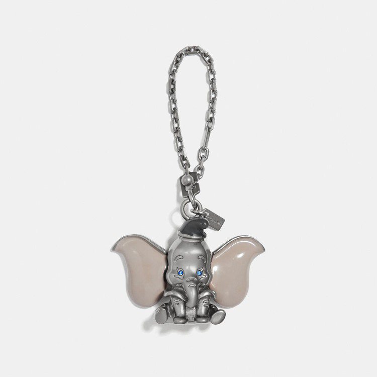 金屬Dumbo手袋掛飾，售價4,500元。圖／COACH提供