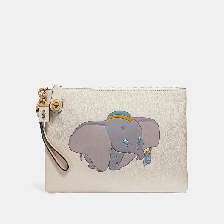 Dumbo手腕包，售價14,800元。圖／COACH提供
