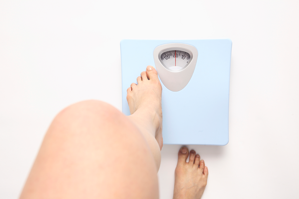 根據世界衛生組織（WHO）統計，全球體重超標的人口已經超過十九億，與1975年相比增長近三倍之多。很多人都清楚瘦身的好處，卻不知道該怎麼實行，美國耶魯大學研究人員建議，可以從簡單的心理技巧改變飲食習慣著手。