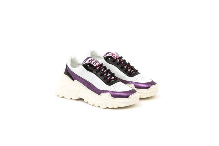 Ireneisgood x Joshuas 聯名系列鞋紫色款，14,980元，全台限量20雙。圖／ARTIFACTS提供