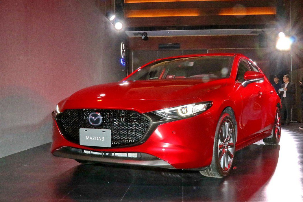 眾所期待的All-New Mazda3首演亮相，預計於四月展開接單並於七月正式上...