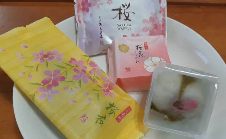 「源吉兆庵」春季的櫻花系甜點，從品名就很美麗。記者 柯意如／攝影