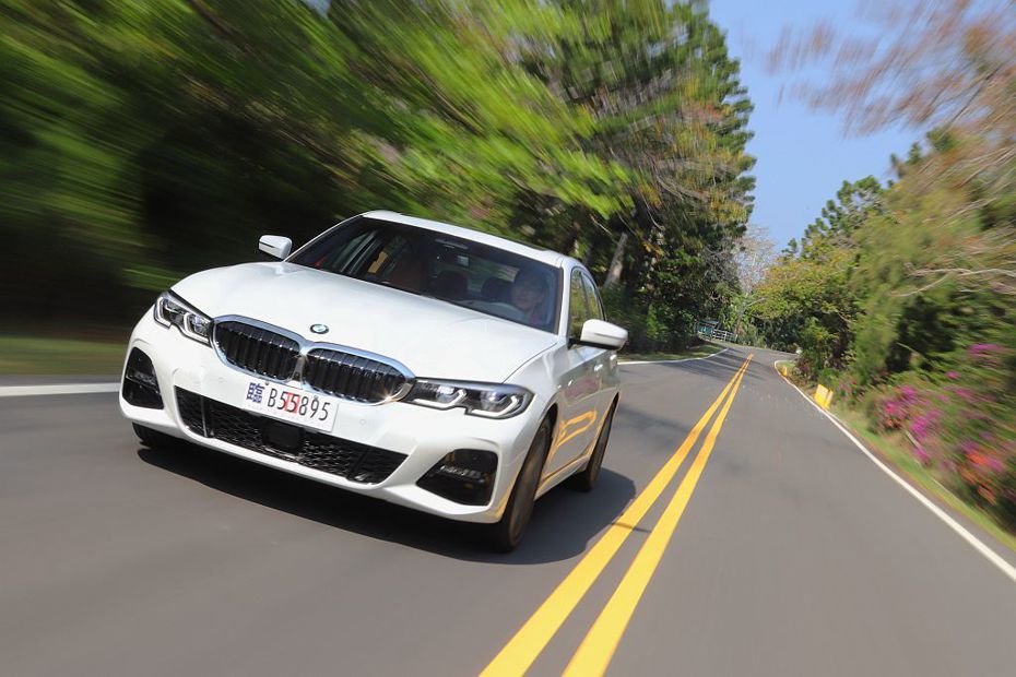 在新車發表會結束後，總代理汎德汽車立即安排媒體試駕新世代BMW 3系列房車。 記者張振群／攝影