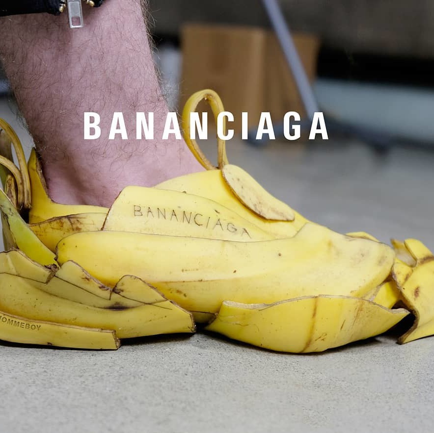 網友無極限！用「香蕉皮」自製巴黎世家老爹鞋　這穿出去不跌個狗吃屎才怪