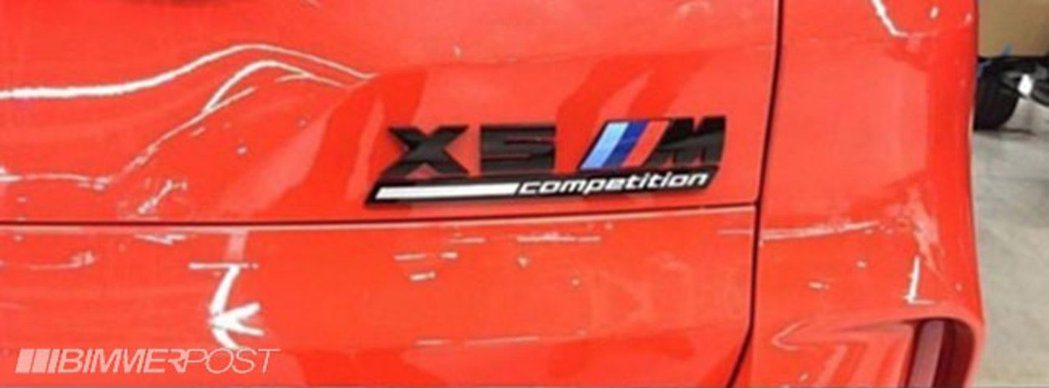 銘牌說明一切，BMW X5 M Competition。 摘自Bimmer Po...