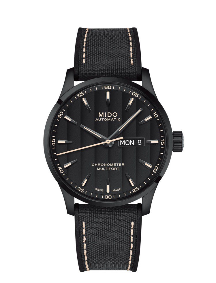 美度Multifort Chronometer One先鋒系列天文台認證矽游絲腕表，黑色PVD不鏽鋼表殼，約42,500元。圖／MIDO提供