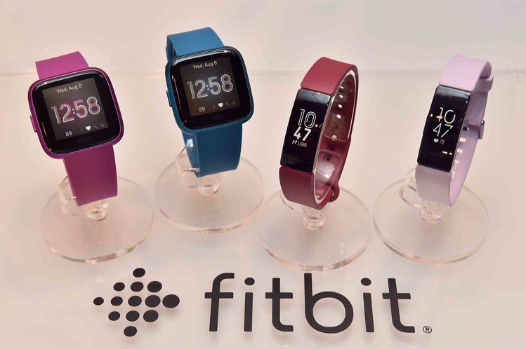 Fitbit Versa Lite建議售價5,590元，Inspire HR建議...