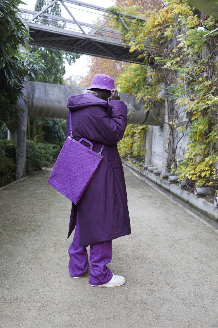 2019早秋男裝出現別緻而醒目的紫色。圖／LV提供
