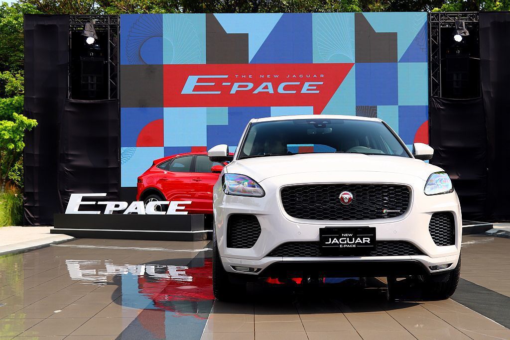 Jaguar E-Pace全車系標準配備智慧型AWD四輪傳動系統與SportShift Gear Selector九速手自排變速系統。 記者張振群／攝影