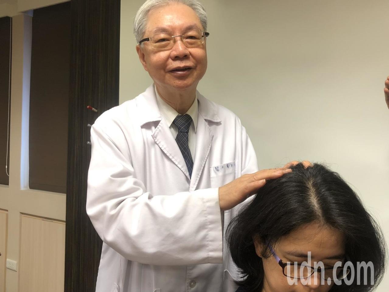 劉國威醫師表示，頭皮血管瘤因被頭髮包覆，較難發現，如果按摩頭皮發現長出異物，宜及早就醫。記者劉嘉韻／攝影