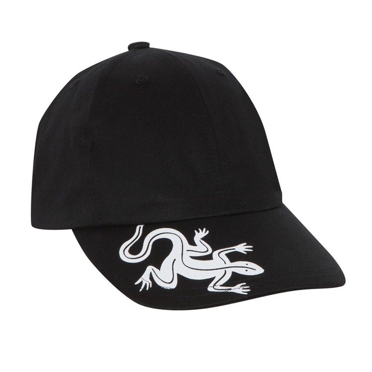 蜥蜴圖騰棒球帽，2,880元。圖／agnès b.提供