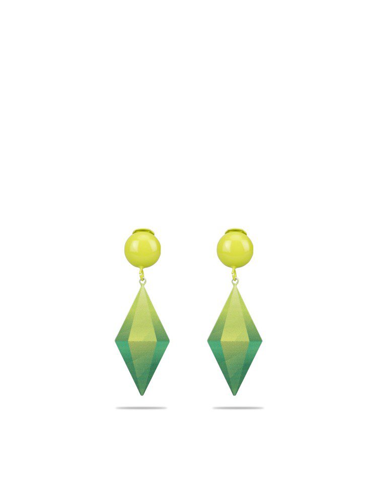 模擬市民遊戲裡經典的綠水晶變成耳環。圖／Moschino提供