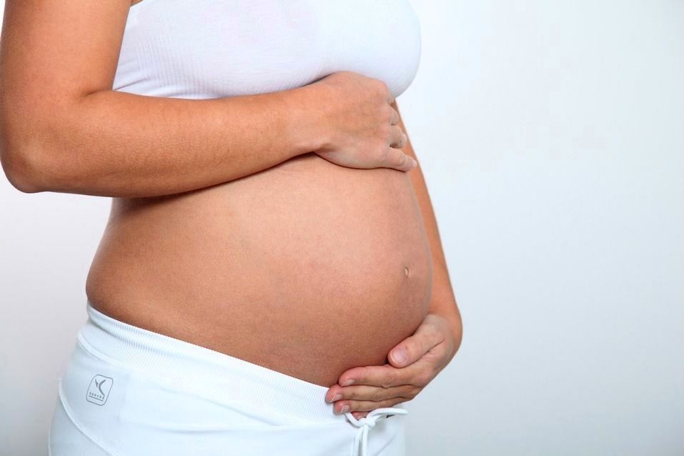 醫師表示，唇額裂可以在懷孕四、五個月就檢查出來，如未合併其他異常，胎兒出生後可透過外科美容恢復容貌。本報資料照片