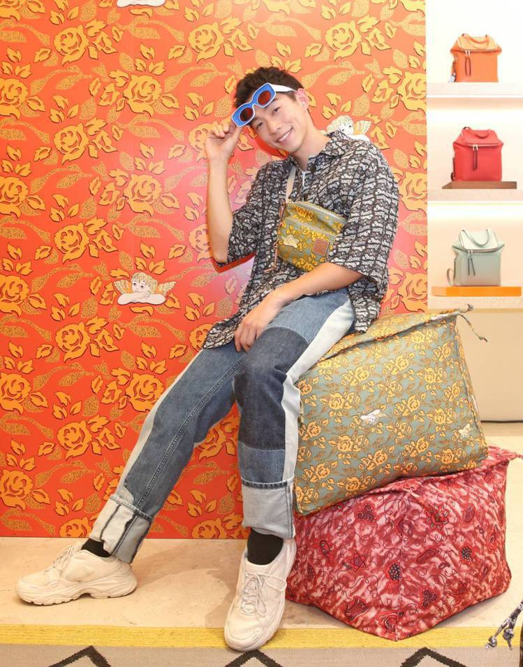 王可元身穿2019 Paula’s Ibiza夏季特別系列，現場看中高調浮誇的太陽眼鏡。記者鄭清元／攝影