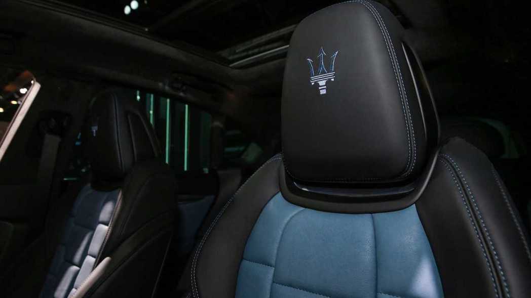 前方則是Maserati三叉戟廠徽。 摘自Maserati
