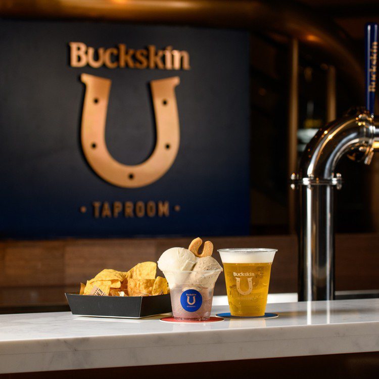 位於台北101的「Buckskin Taproom柏克金啤酒吧」現場販售6款柏克金德式鮮釀啤酒、柏克金啤酒冰淇淋與小食。圖／金車提供

【未成年請勿飲酒，酒後勿開車】