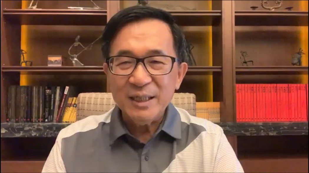 前總統陳水扁在臉書影片回嗆蘇貞昌，說他當台北市長時很少出席行政院會，也沒人說他不...