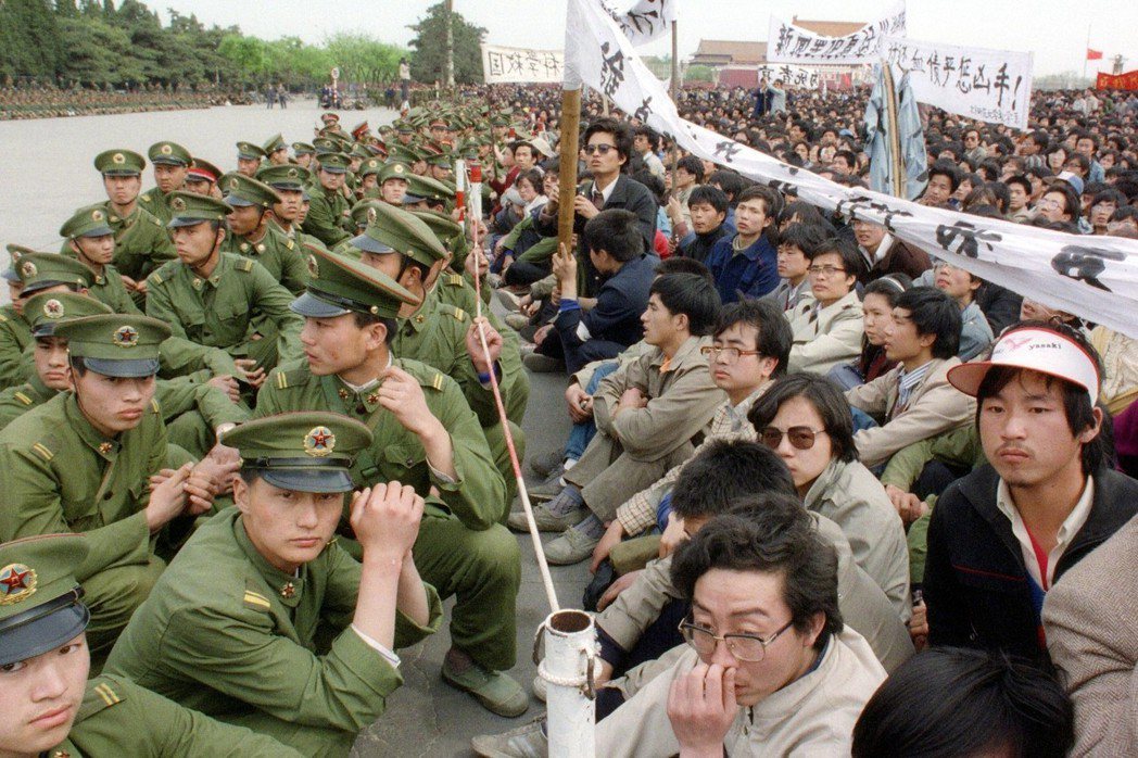 攝於1989年4月22日，北京天安門。 圖／法新社