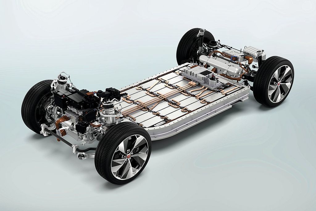 Jaguar I-Pace車上的純電動力系統，不僅獲選「350ps-450ps」...