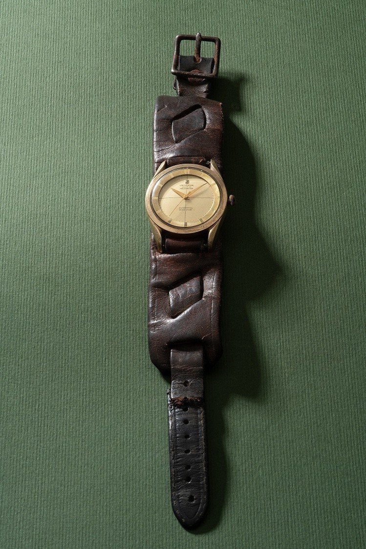 傳奇影星李小龍曾收藏並配戴過的宇宙「Polerouter」腕表，附證明信件，以約90萬元成交。圖／富藝斯提供