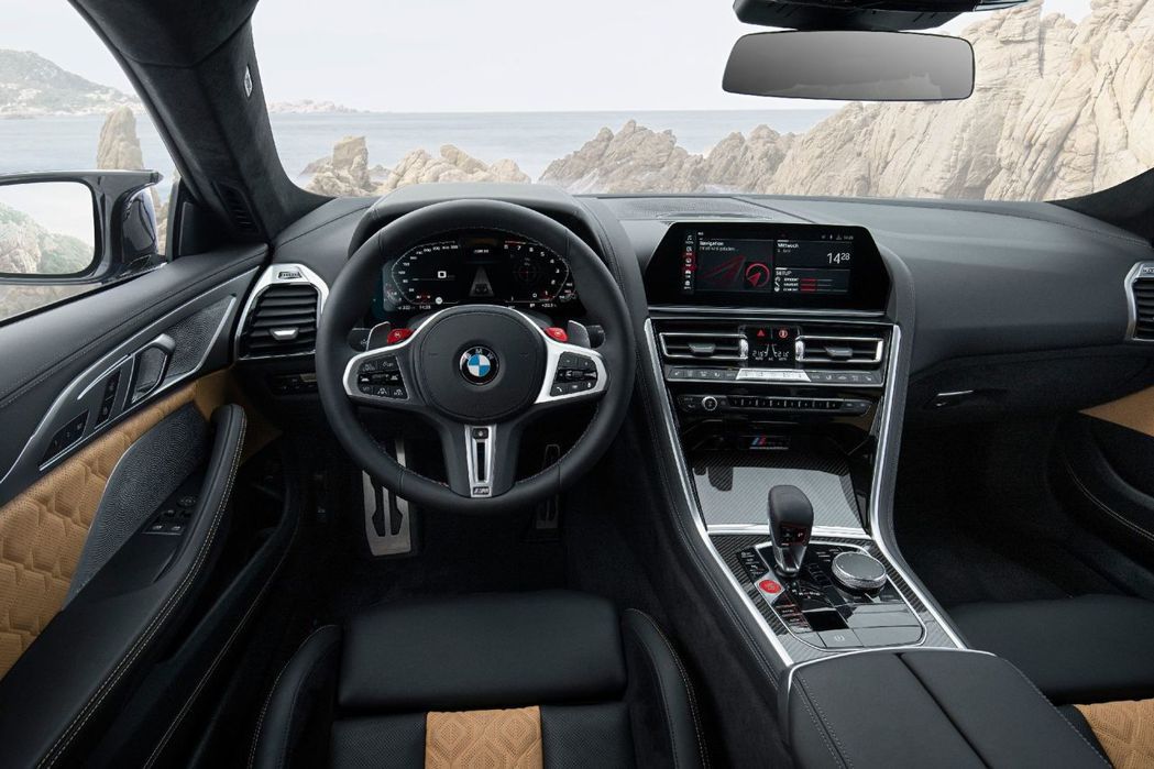 全新BMW M8 Coupe/Convertible內裝。 摘自BMW