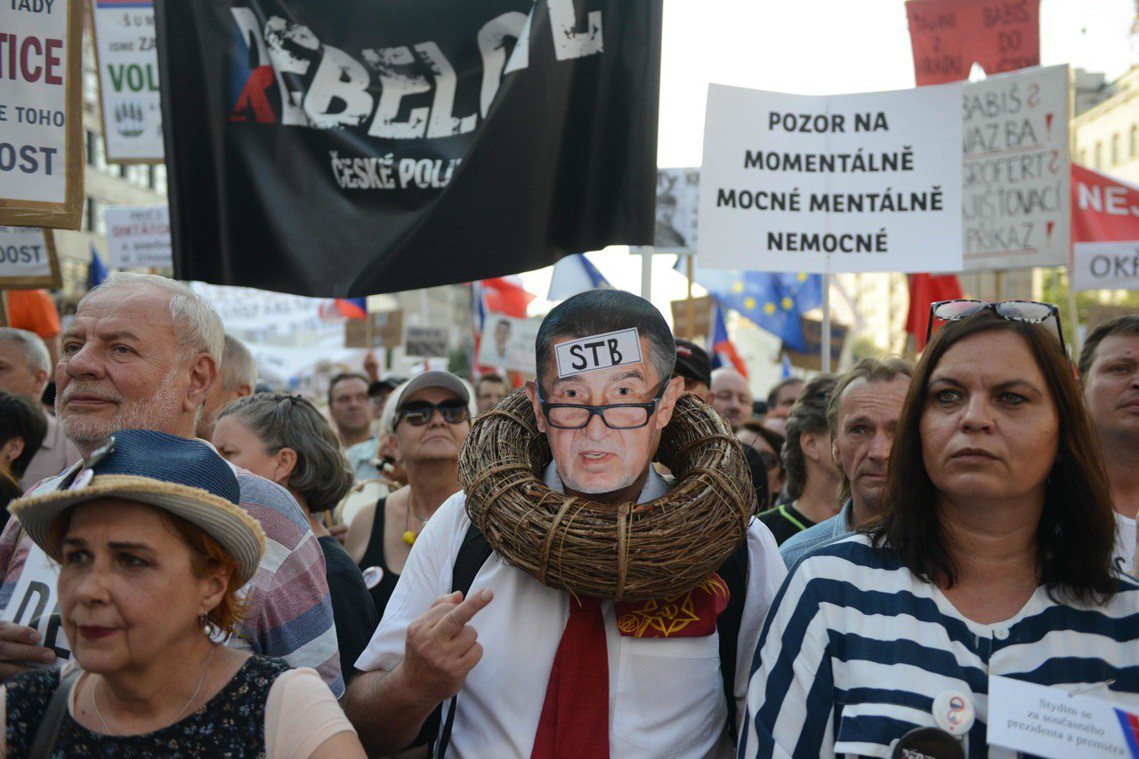 巴比斯與「是的2011黨」仍以28%的支持度，穩居捷克的最受歡迎的政黨。因此「捷...