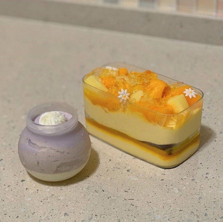 「全統西點麵包」新品芋頭奶酪與夏日的芒果寶盒。圖／IG @jamieliu126提供