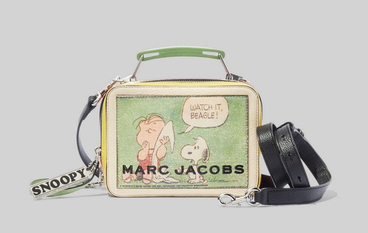 Peanuts x The Marc Jacobs系列The Box肩背包(小) ，23,900元。圖／Marc Jacobs提供