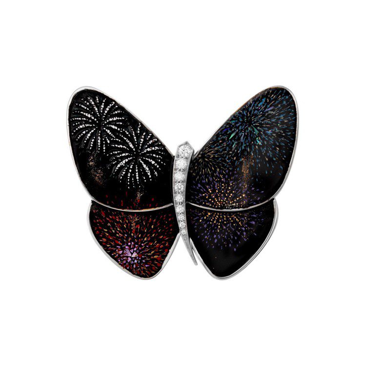 梵克雅寶Hanabi煙火漆繪蝴蝶胸針，77萬5,000元。圖／梵克雅寶提供