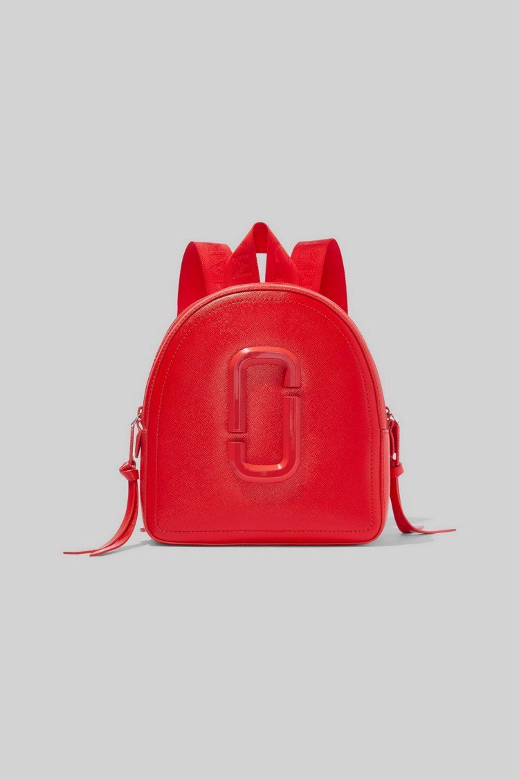 烈焰紅Packshot後背包，18,900元。圖／Marc Jacobs提供