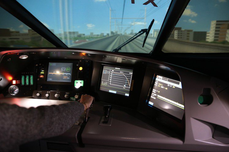 磁浮鐵道館有模擬駕駛新幹線的體驗活動。圖／Stella小美人提供