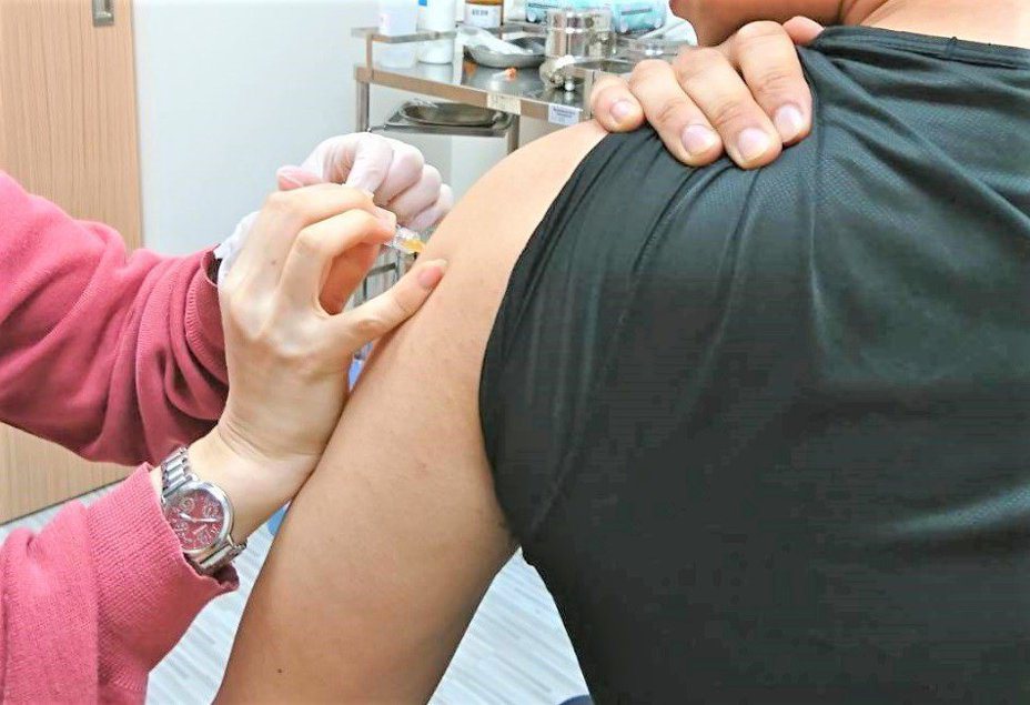疾管署呼籲民眾每年都要接種流感疫苗，降低感染風險。本報資料照片