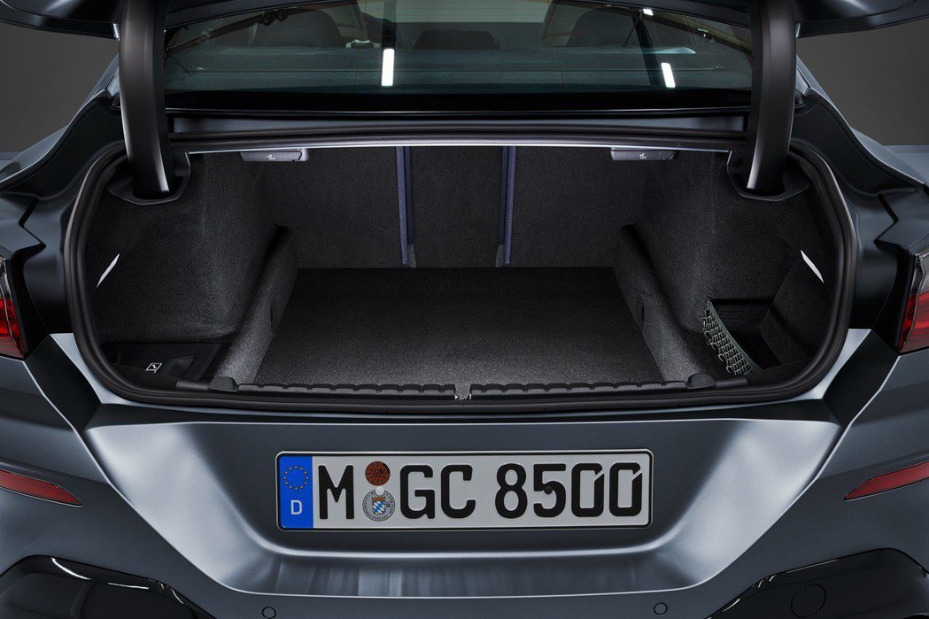 全新BMW 8 Series Gran Coupe (G16) 行李廂空間。 摘...